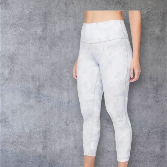 LULULEMON WUNDER UNDER HI RISE 23” LEGGINGS 8 TROPICAL SHADOW STARLIGHT GYM NWOT - Picture 1 of 12